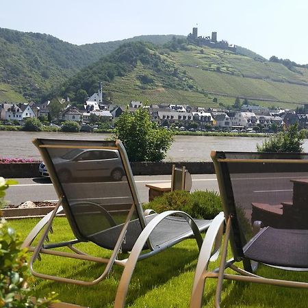 Gaestehaus Burgberg, Weinhaus Fries Kattenes Exterior foto