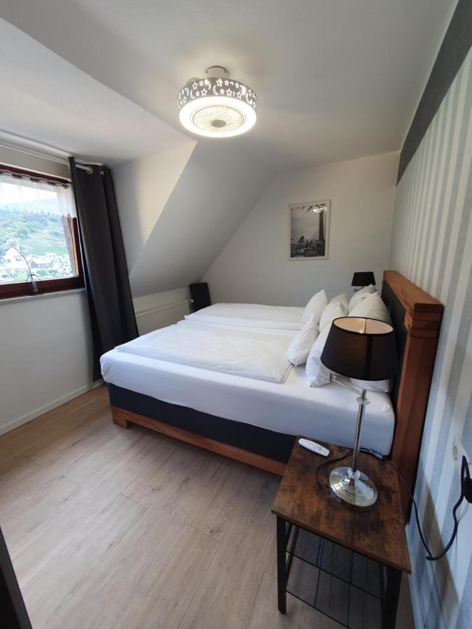 Gaestehaus Burgberg, Weinhaus Fries Kattenes Exterior foto