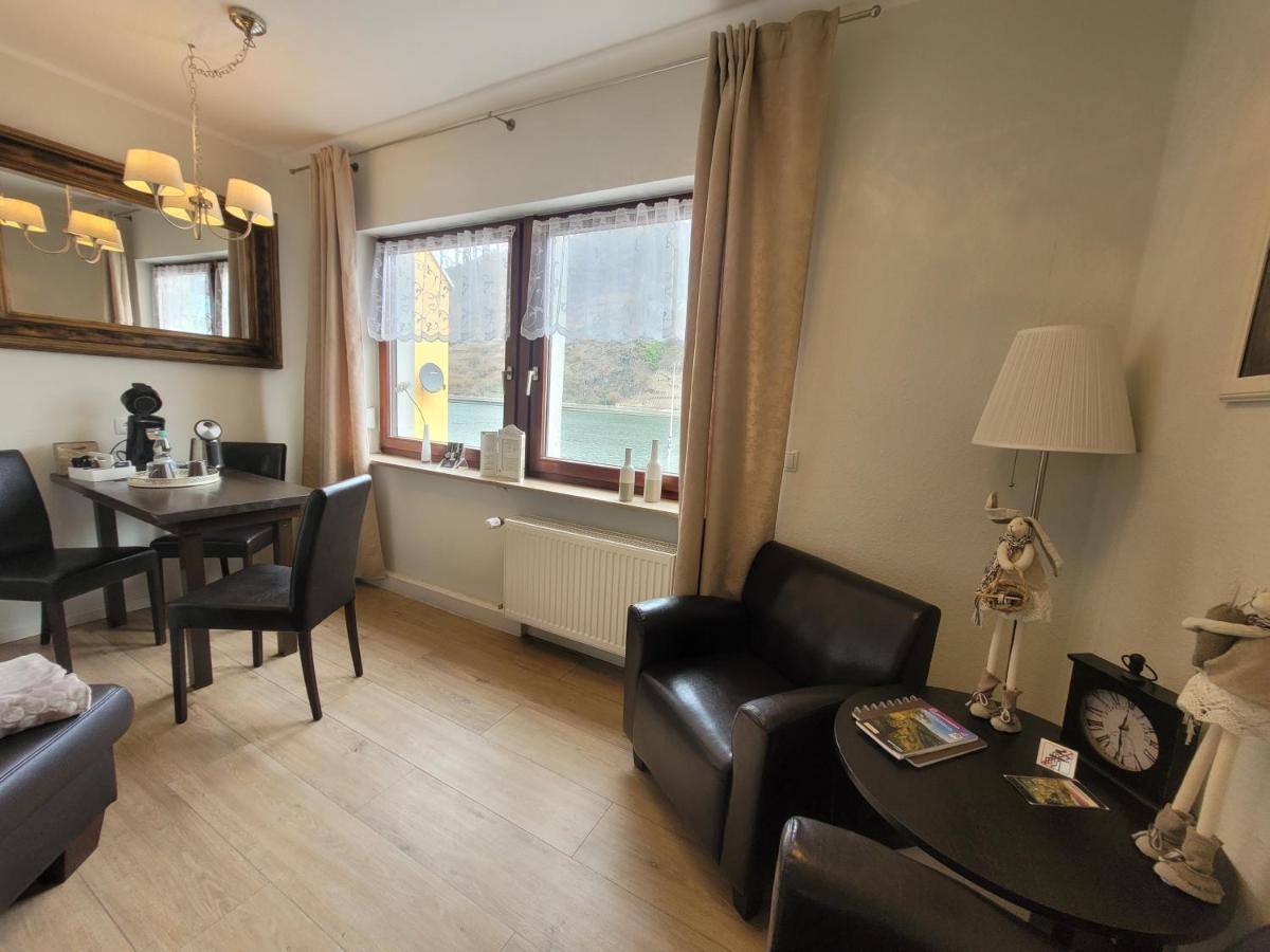 Gaestehaus Burgberg, Weinhaus Fries Kattenes Exterior foto