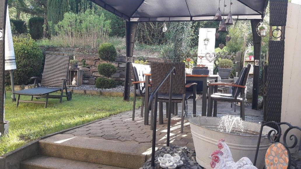 Gaestehaus Burgberg, Weinhaus Fries Kattenes Exterior foto