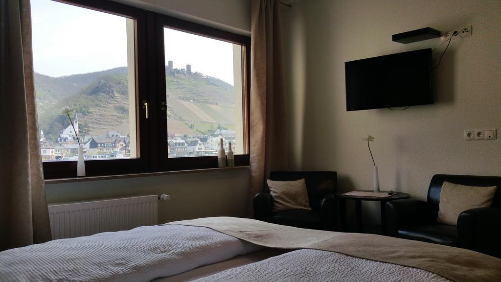 Gaestehaus Burgberg, Weinhaus Fries Kattenes Exterior foto