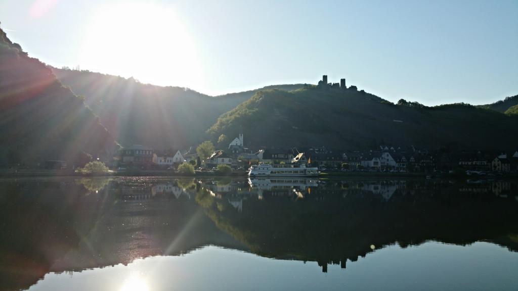 Gaestehaus Burgberg, Weinhaus Fries Kattenes Exterior foto